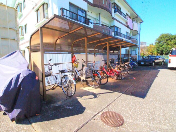 物件外観写真5　(駐輪場)