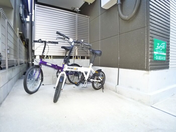 物件外観写真4　(駐輪場)