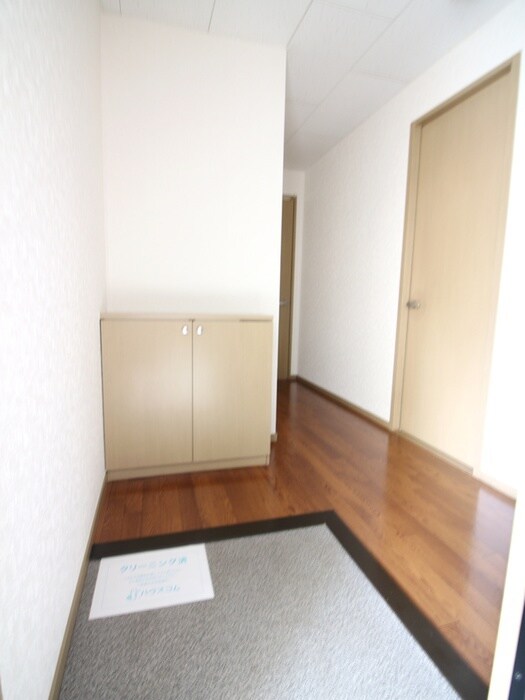 物件内観写真14　(玄関)
