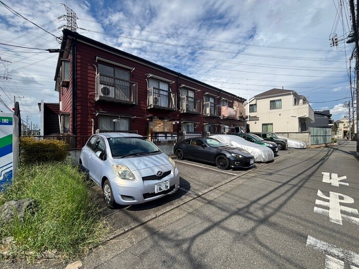 物件外観写真3　(駐車場)