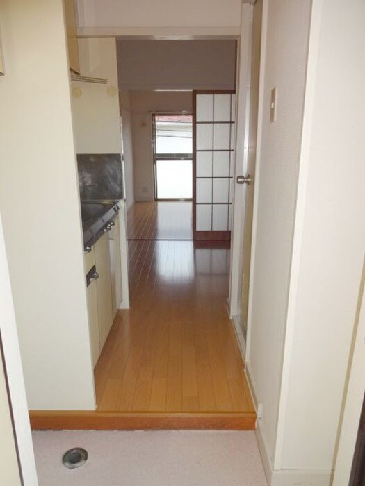 物件内観写真12　(玄関)