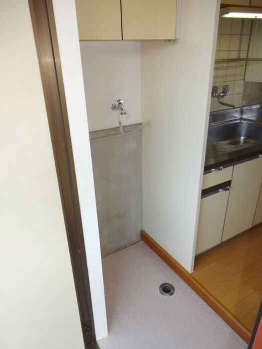 物件内観写真14　(洗濯機置場)