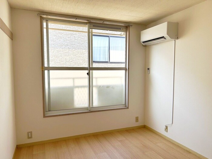 物件内観写真10　(居室)