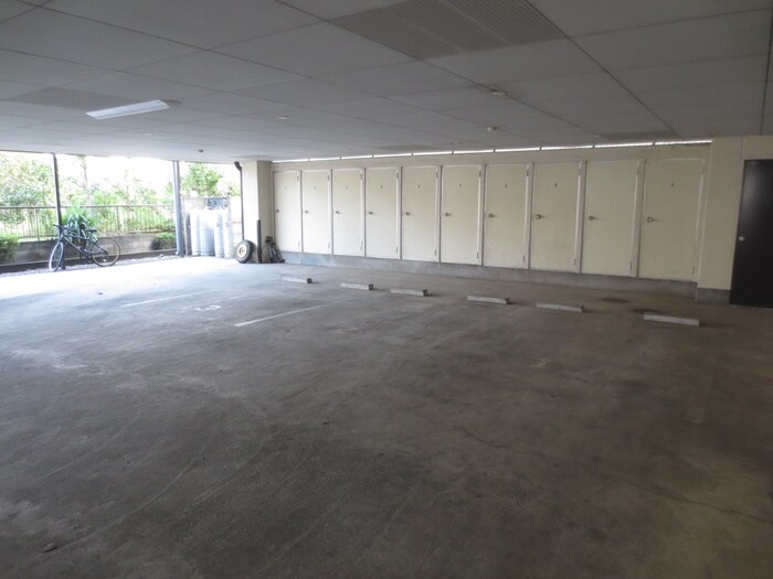 物件外観写真2　(駐車場)