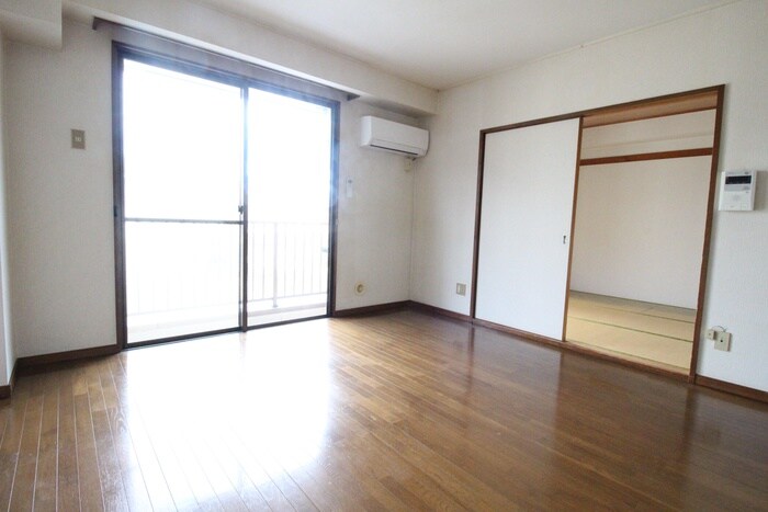 物件内観写真8　(居室)