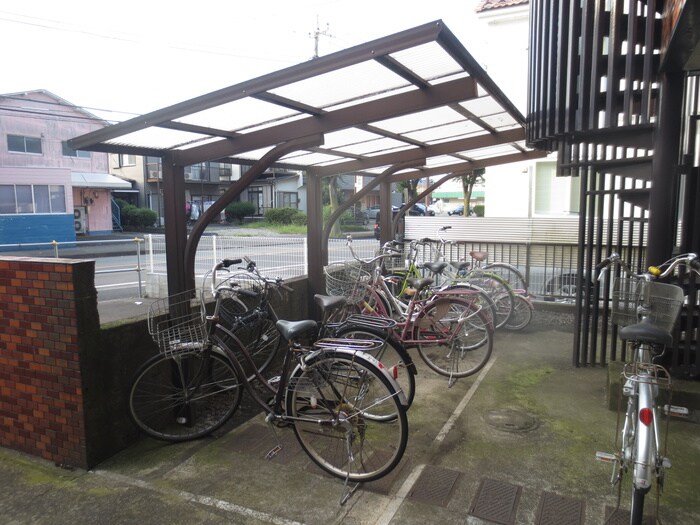 物件外観写真5　(駐輪場)