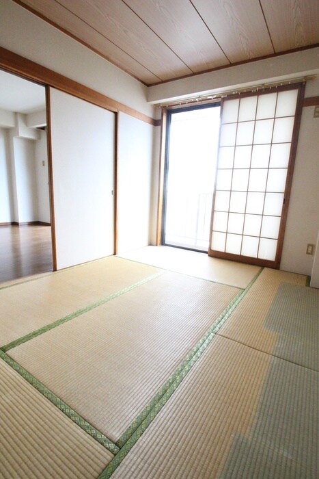 物件内観写真10　(居室)