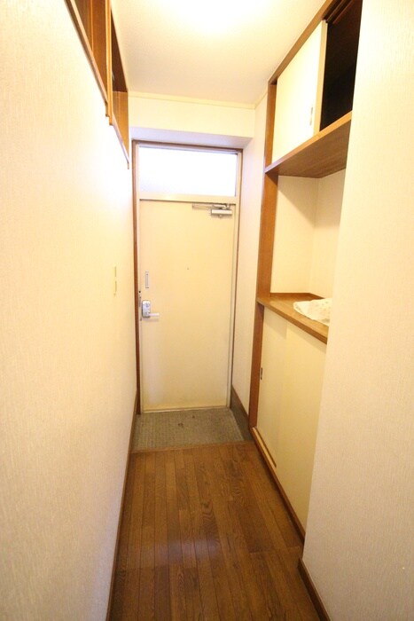 物件内観写真17　(玄関)