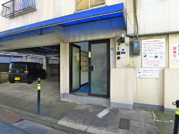 物件外観写真3　(エントランス部分)