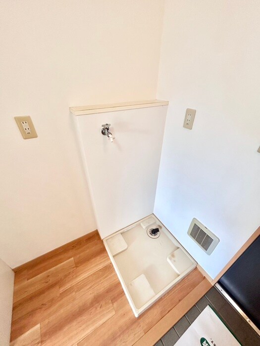 物件内観写真22　(洗濯機置場)