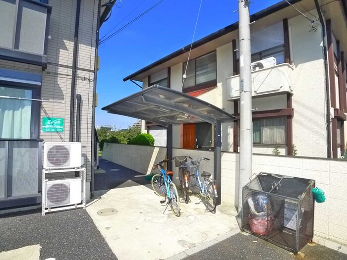 物件外観写真3　(エントランス部分)