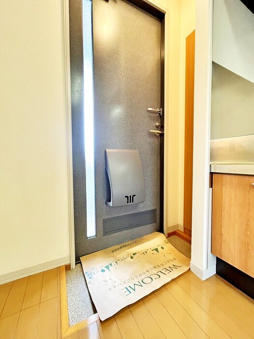 物件内観写真12　(玄関)