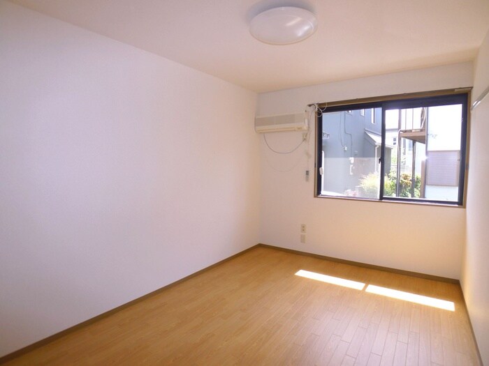 物件内観写真6　(居室)