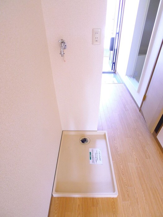 物件内観写真13　(洗濯機置場)