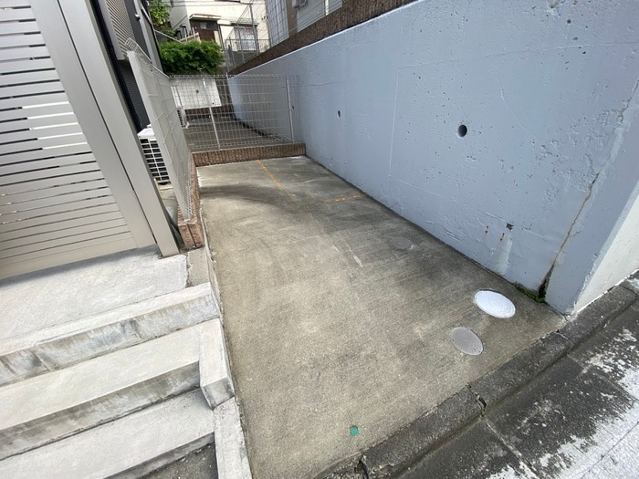 物件外観写真3　(駐輪場)