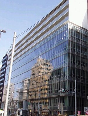 ラクアスレジデンス東新宿外観写真