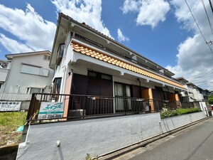 ホワイト シャトル外観写真