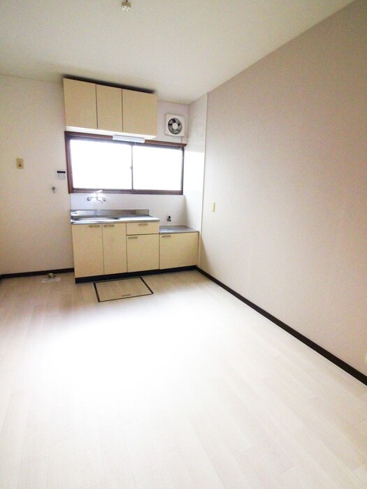 物件内観写真3　(居室)