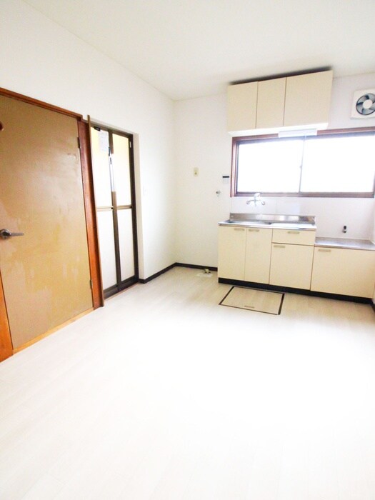 物件内観写真4　(居室)