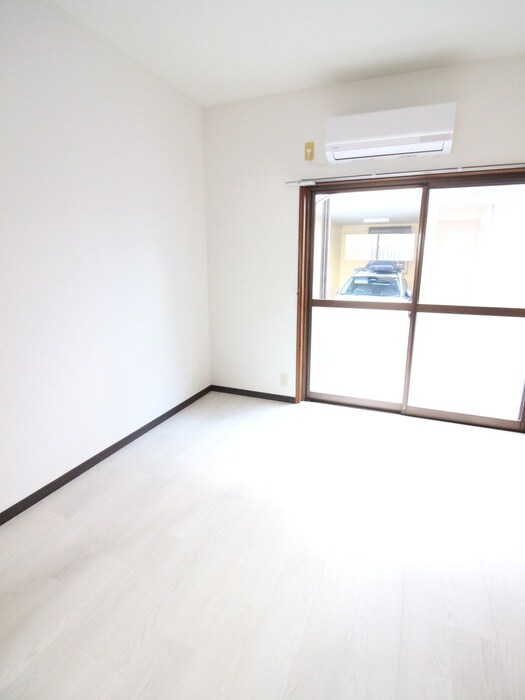 物件内観写真5　(居室)