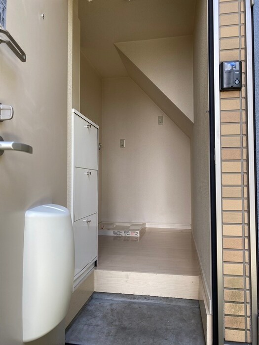 物件内観写真8　(玄関)