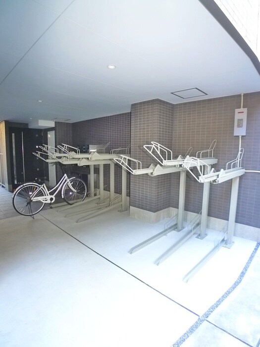 物件外観写真5　(駐輪場)