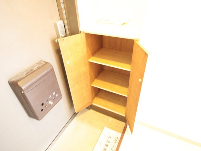 物件内観写真8　(靴箱)