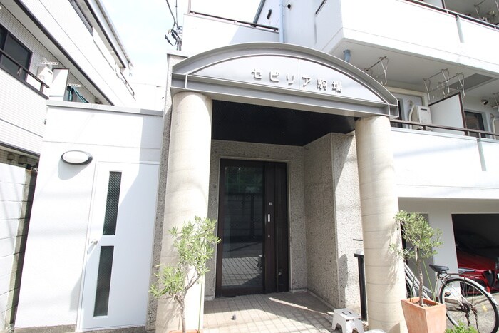 物件外観写真5　(エントランス部分)