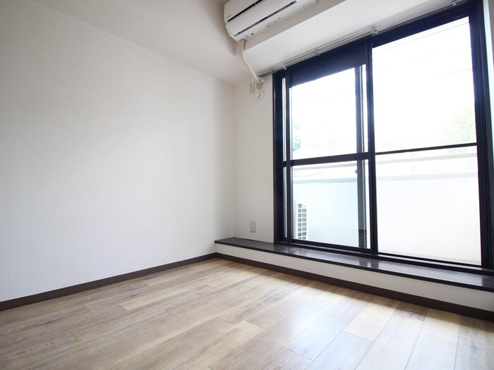 物件内観写真14　(室内からの展望)