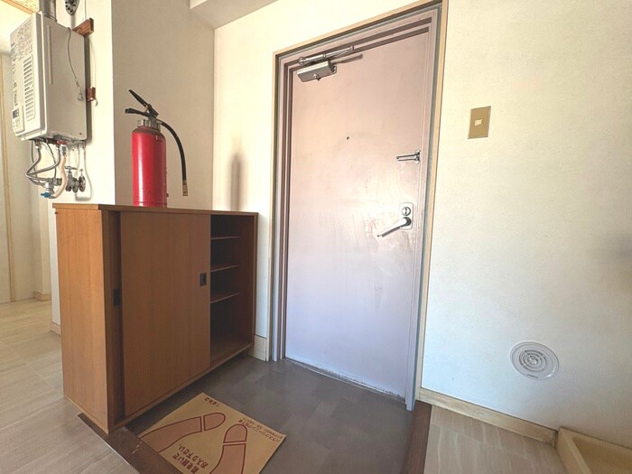 物件内観写真21　(玄関)