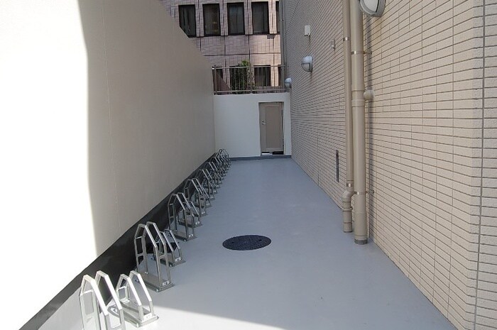 物件外観写真3　(駐輪場)