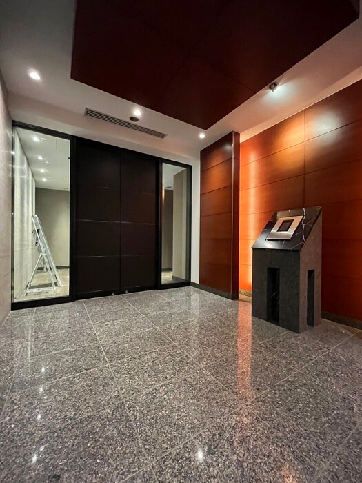 物件外観写真5　(エントランス部分)