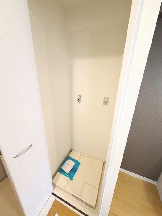 物件内観写真15　(洗濯機置場)