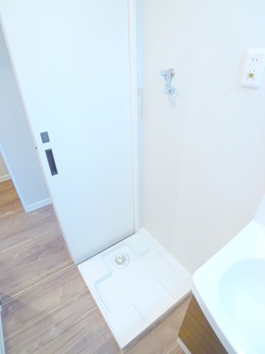 物件内観写真12　(洗濯機置場)