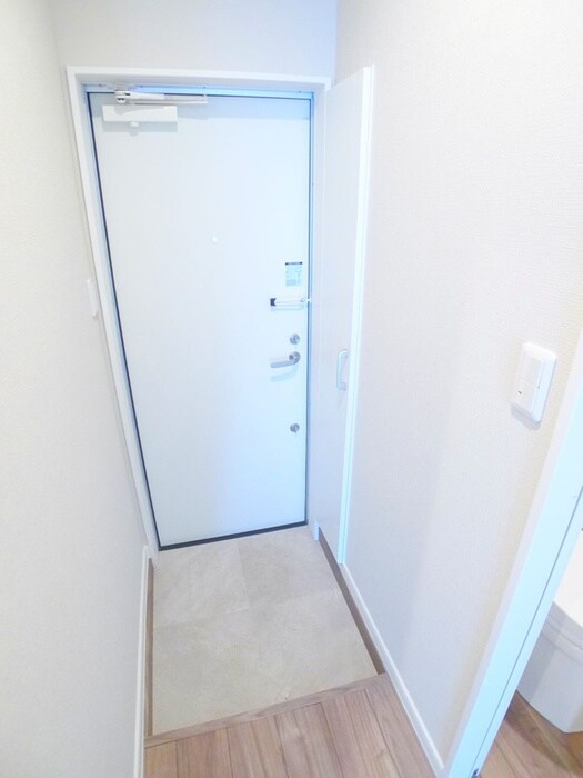物件内観写真14　(玄関)