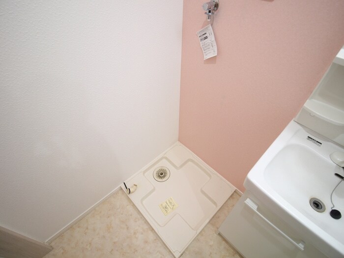 物件内観写真17　(洗濯機置場)