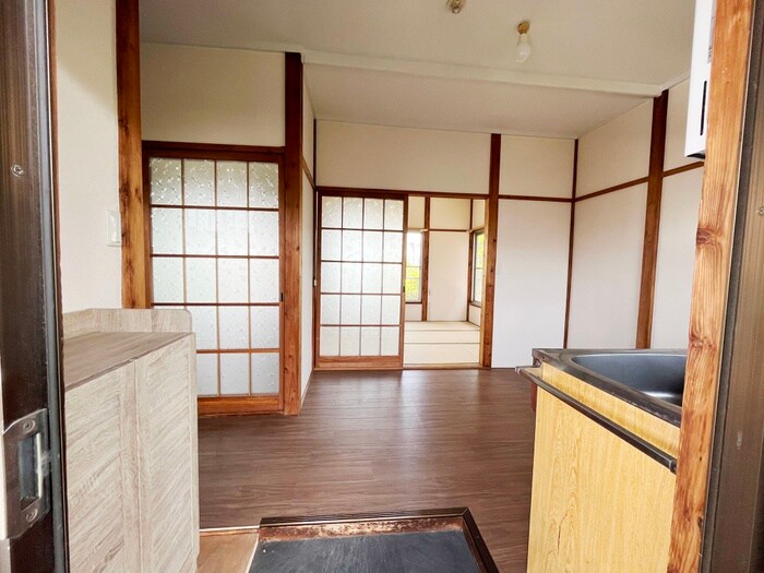 物件内観写真14　(玄関)