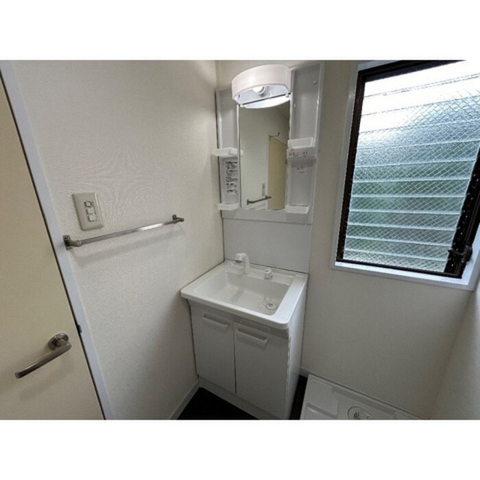 物件内観写真8　(洗面)