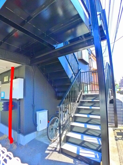 物件外観写真6　(エントランス部分)