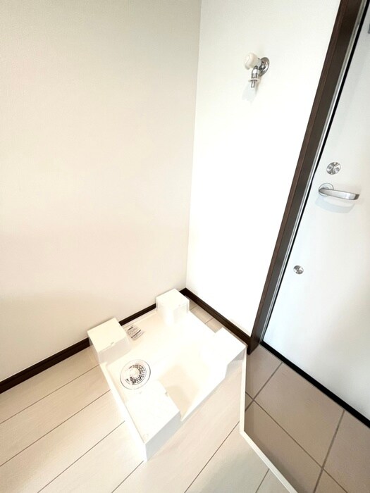 物件内観写真16　(洗濯機置場)