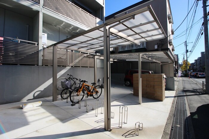物件外観写真2　(駐輪場)