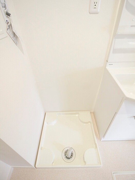 物件内観写真12　(洗濯機置場)