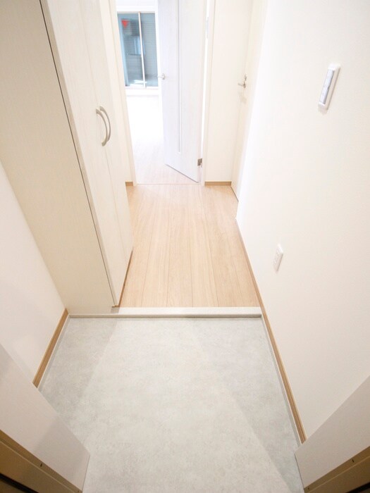 物件内観写真14　(玄関)