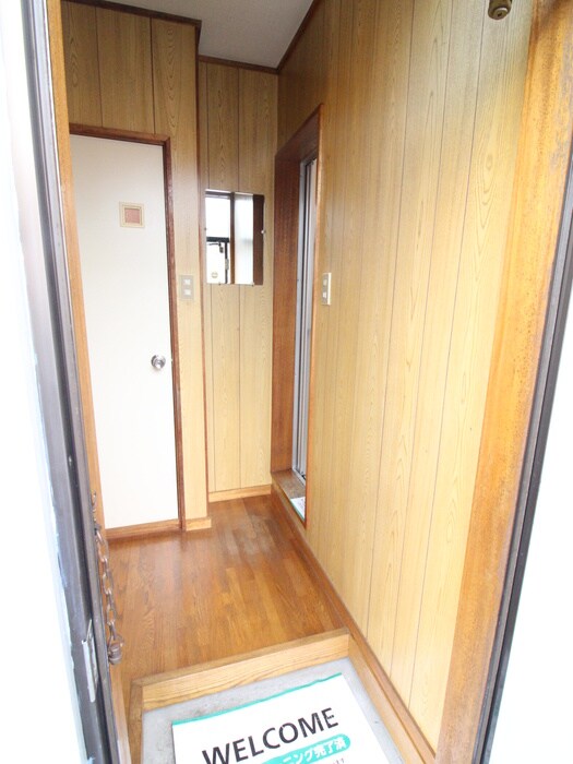物件内観写真14　(玄関)