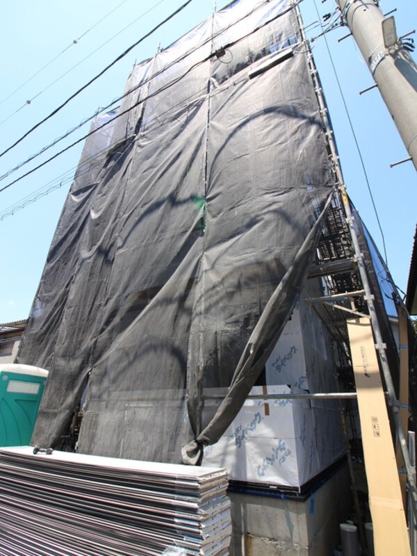 建築中