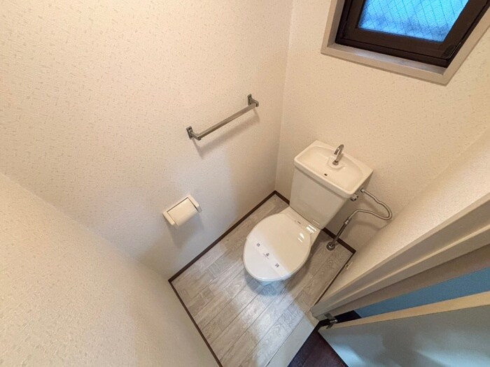 物件内観写真11　(トイレ)