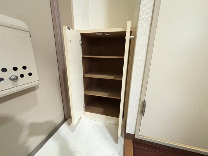 物件内観写真16　(靴箱)
