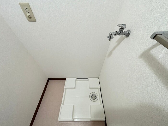 物件内観写真17　(洗濯機置場)