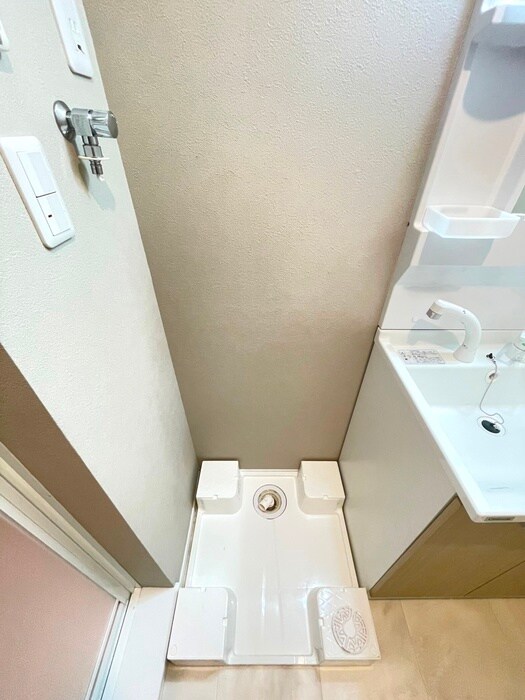 物件内観写真12　(洗濯機置場)