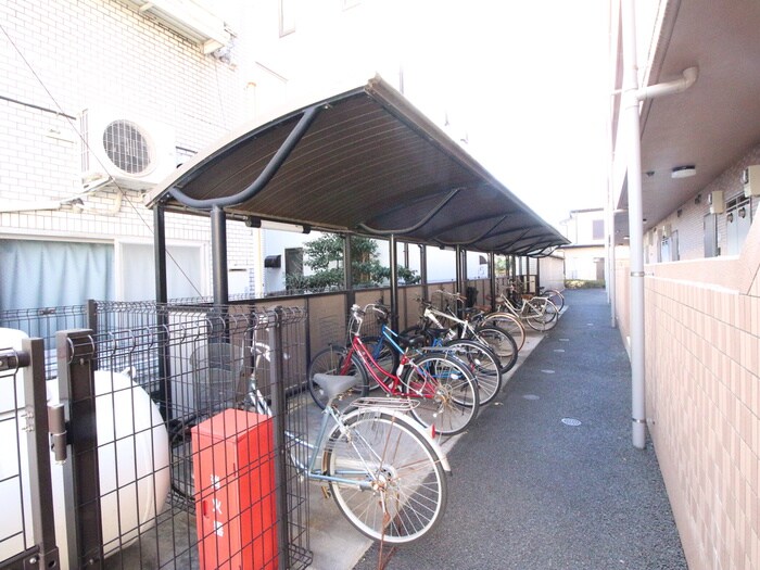 物件外観写真5　(駐輪場)